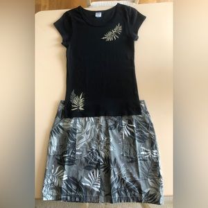 Crazy Shirts skirt & t-shirt set
